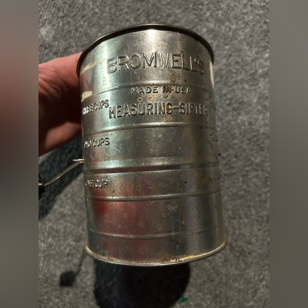 Bromwell's Stainless Steel Measuring Sifter - Silver